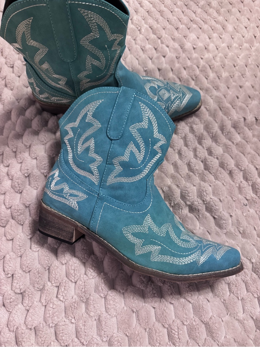 Turquoise Suede Western Cowboy Boots with White Stitching